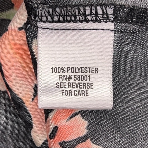 L VINTAGE CROFT AND BARROW BLACK PEACH FLORAL SATIN SLEEVELESS - Picture 11 of 12